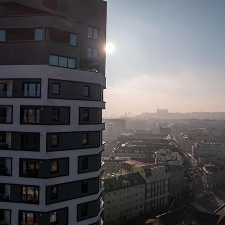 Lam Pink - Jacuzzi - Ac - Ps4 Lejlighed Bratislava Eksteriør billede