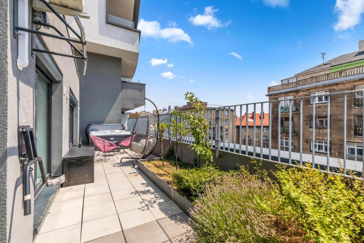 Lam Pink - Jacuzzi - Ac - Ps4 Lejlighed Bratislava Eksteriør billede