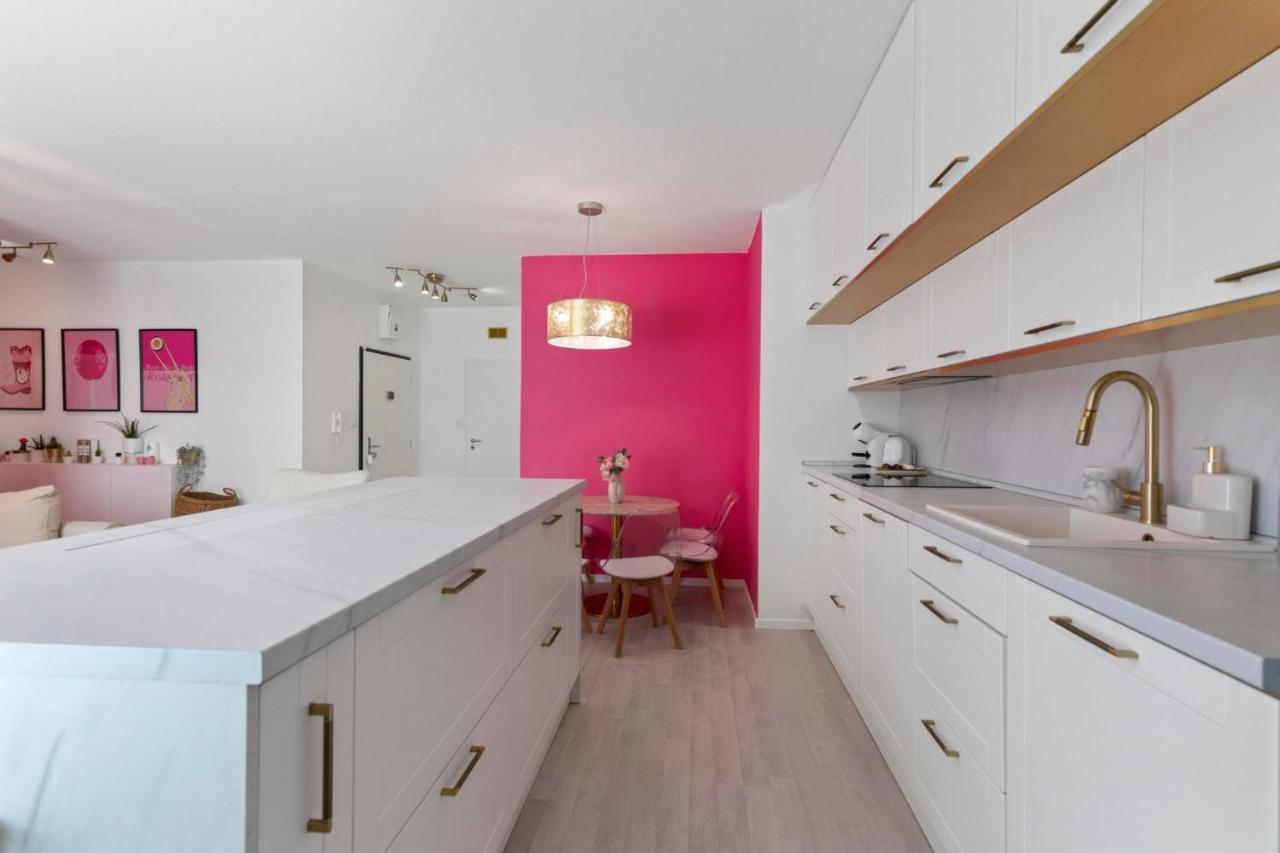 Lam Pink - Jacuzzi - Ac - Ps4 Lejlighed Bratislava Eksteriør billede