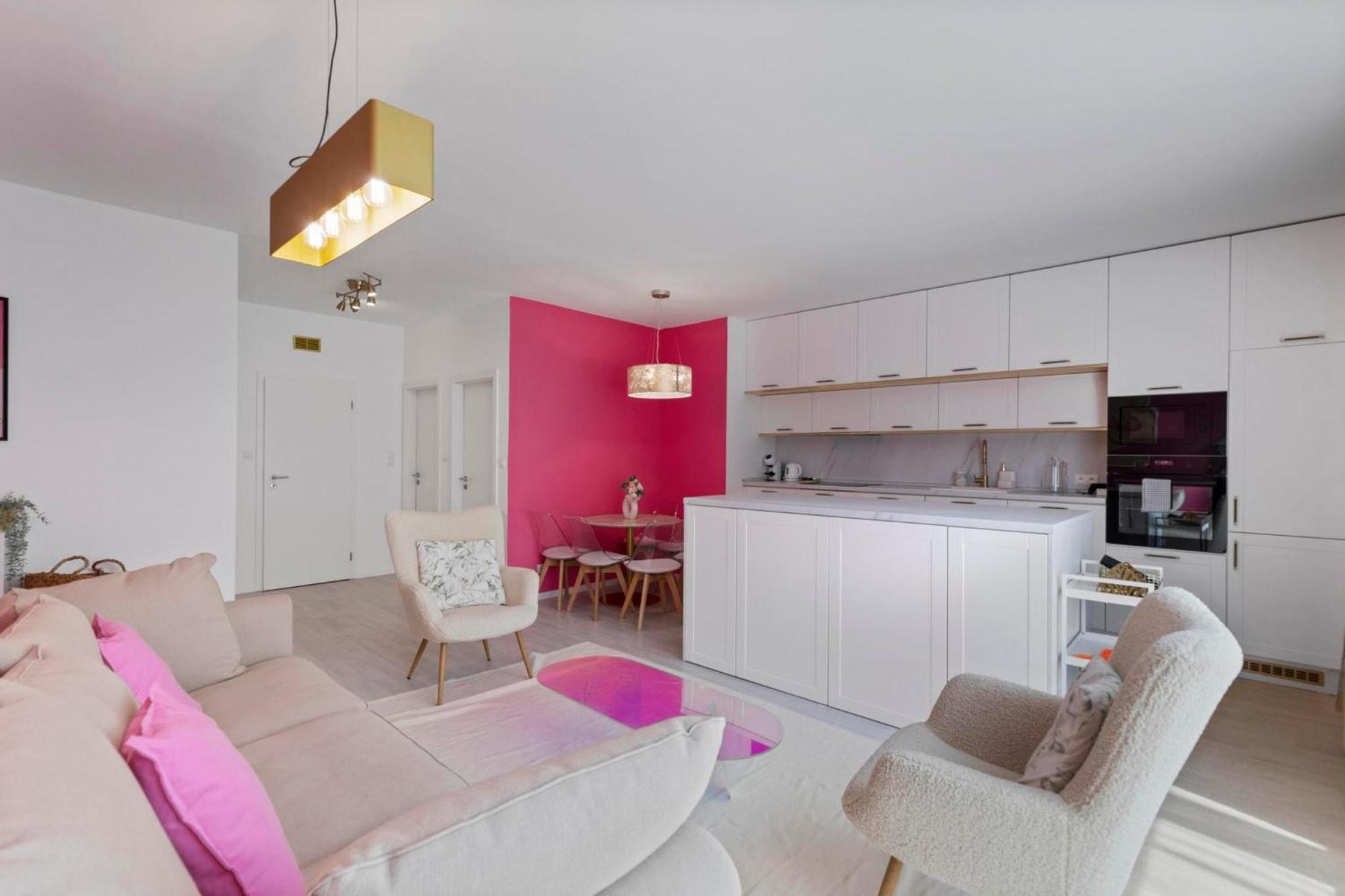 Lam Pink - Jacuzzi - Ac - Ps4 Lejlighed Bratislava Eksteriør billede